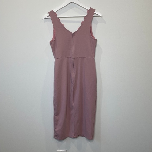 Max & Ash Scalloped Fit & Flare Midi Sleeveless Dress - Picture 5 of 8